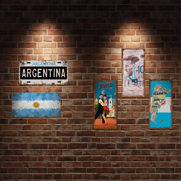 chapas decorativas modelo argentina y messi colgadas