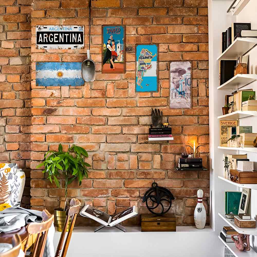 set de 5 carteles y chapas decorativas retro vintage de argentina sobre pared de ladrillos