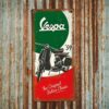 cartel y CHAPA decorativa retro vintage de motos vespa