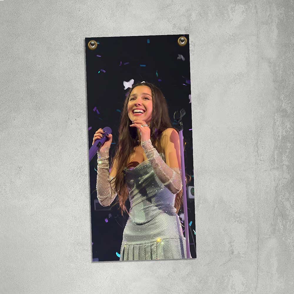 cartel y chapa decorativa de olivia rodrigo