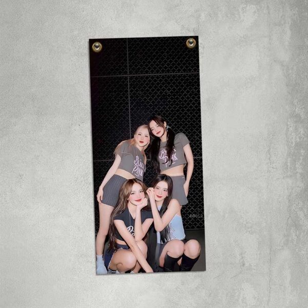 cartel y chapa decorativa de black pink. grupo musical coreano.