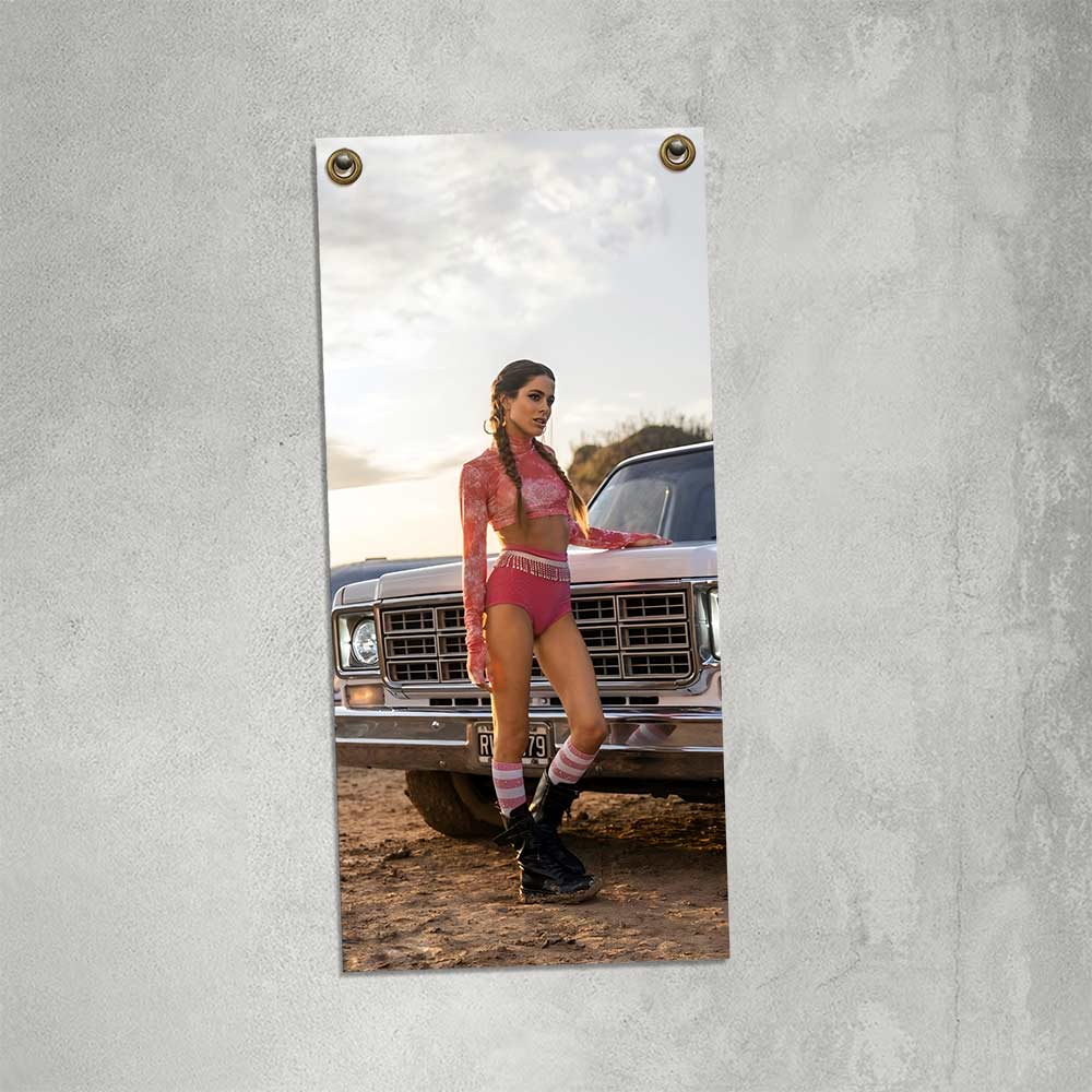 cartel y chapa decorativa de tini stoessel