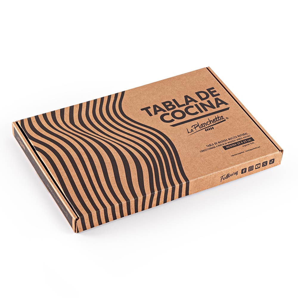 caja conteniendo una Tabla de cocina de madera nativa para picar alimentos. marca La Planchetta.